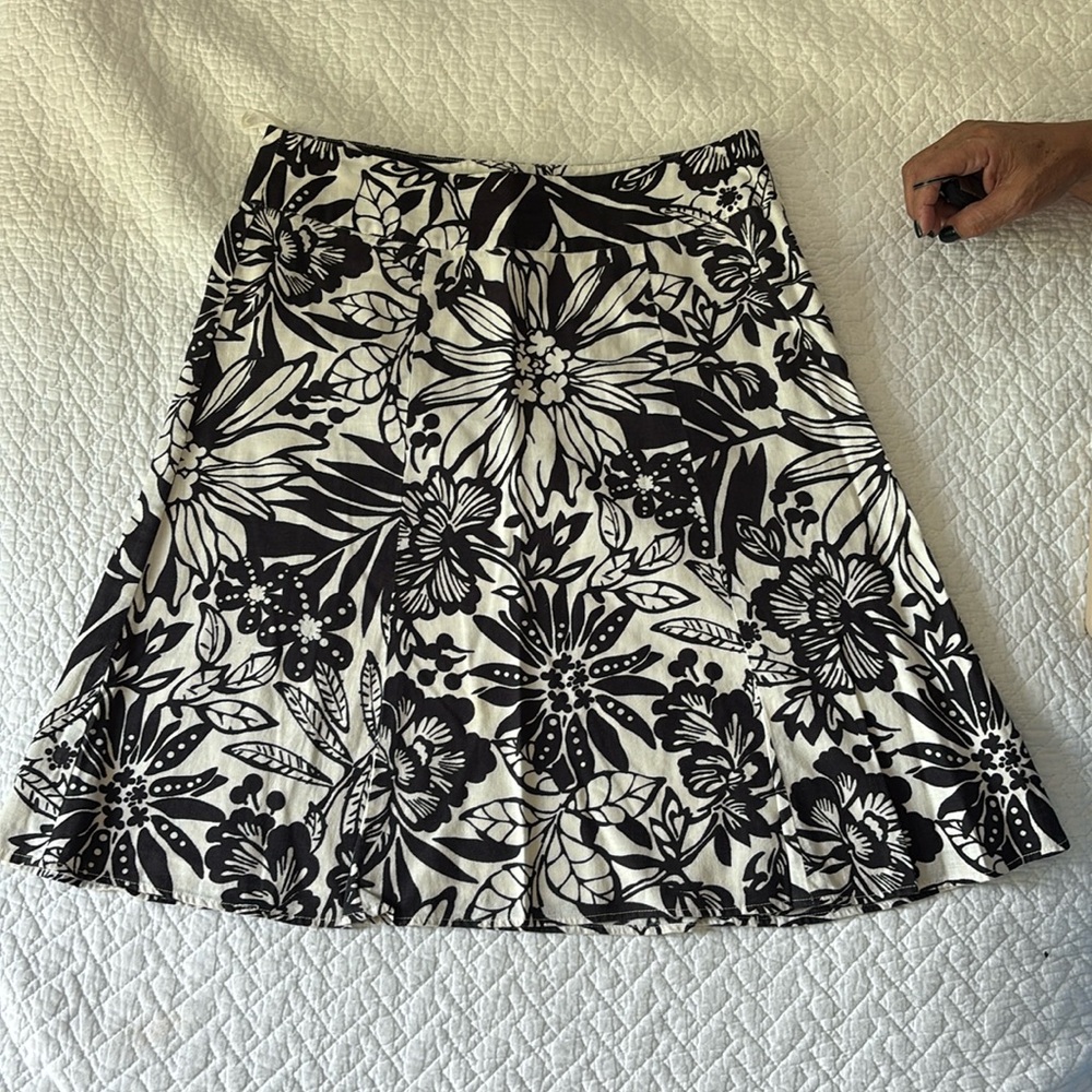 Gap skirt